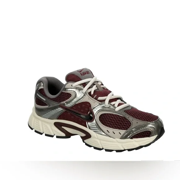 Nike V5 RNR Women's Sneaker - Picture 2 of 7